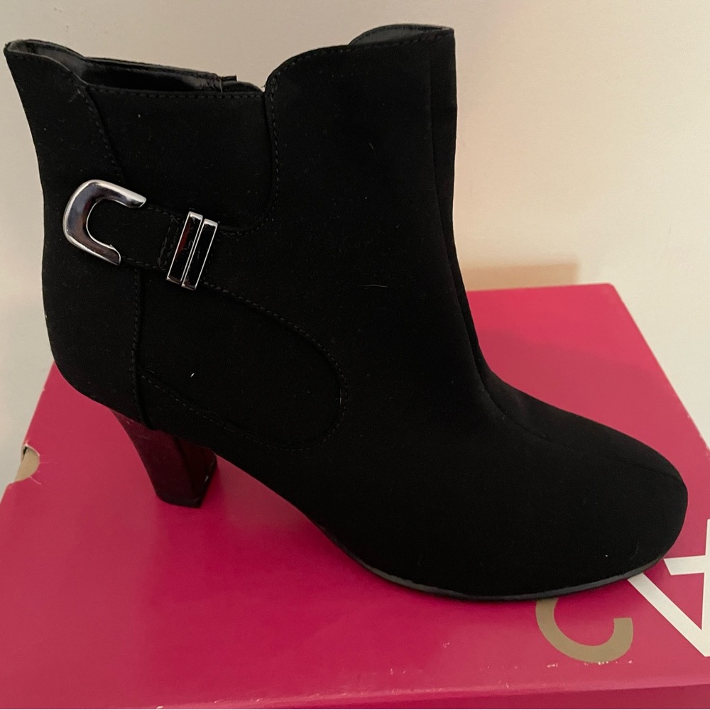 Women’s black fabric ankle boots, Aerosoles A2, size 8.5 Medium width